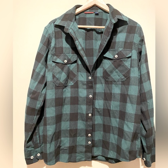 Other - Black and green checkered flannel